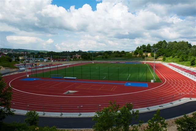 Na zdjęciu stadion lekkoatletyczny w Wieliczce.